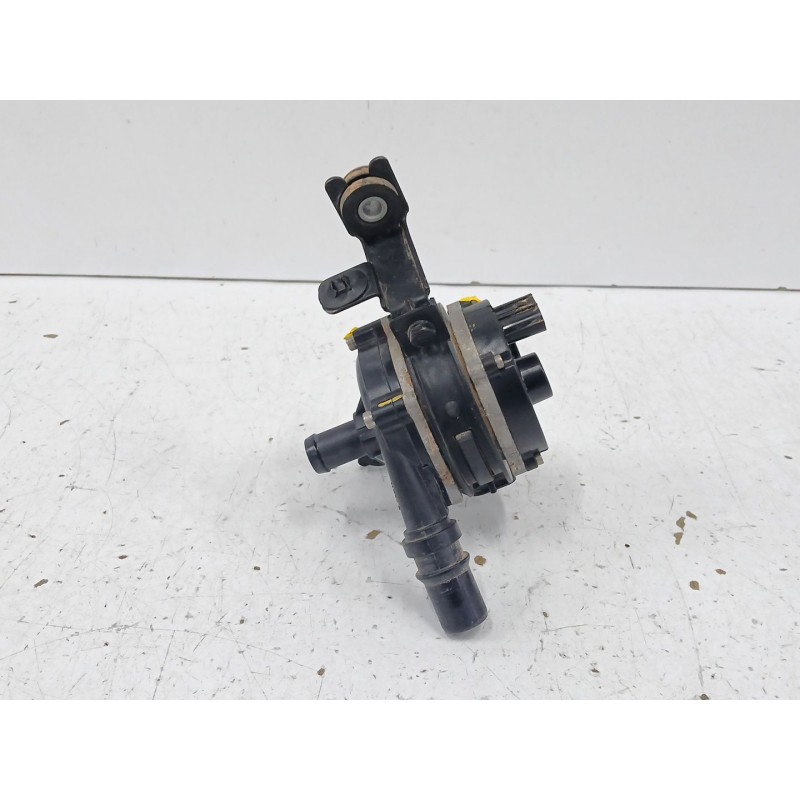 Recambio de bomba agua para kia niro i (de) 1.6 gdi hybrid referencia OEM IAM 369002B000  