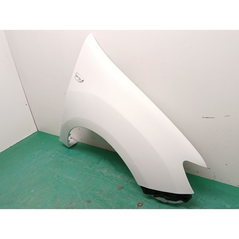 ALETA DELANTERA DERECHA