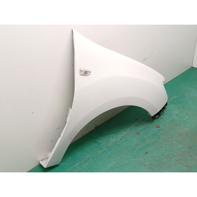 ALETA DELANTERA DERECHA