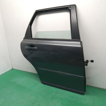 Recambio de puerta trasera derecha para volvo v50 familiar 2.0 diesel cat referencia OEM IAM  NECESITA REPARACION OBSERVAR FOTOS