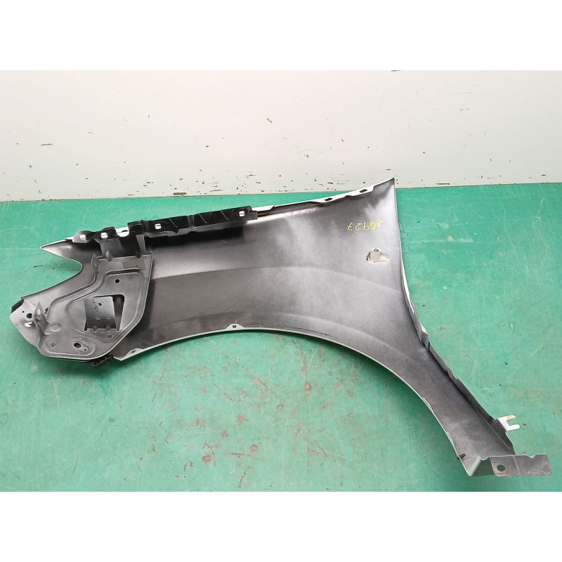 ALETA DELANTERA DERECHA