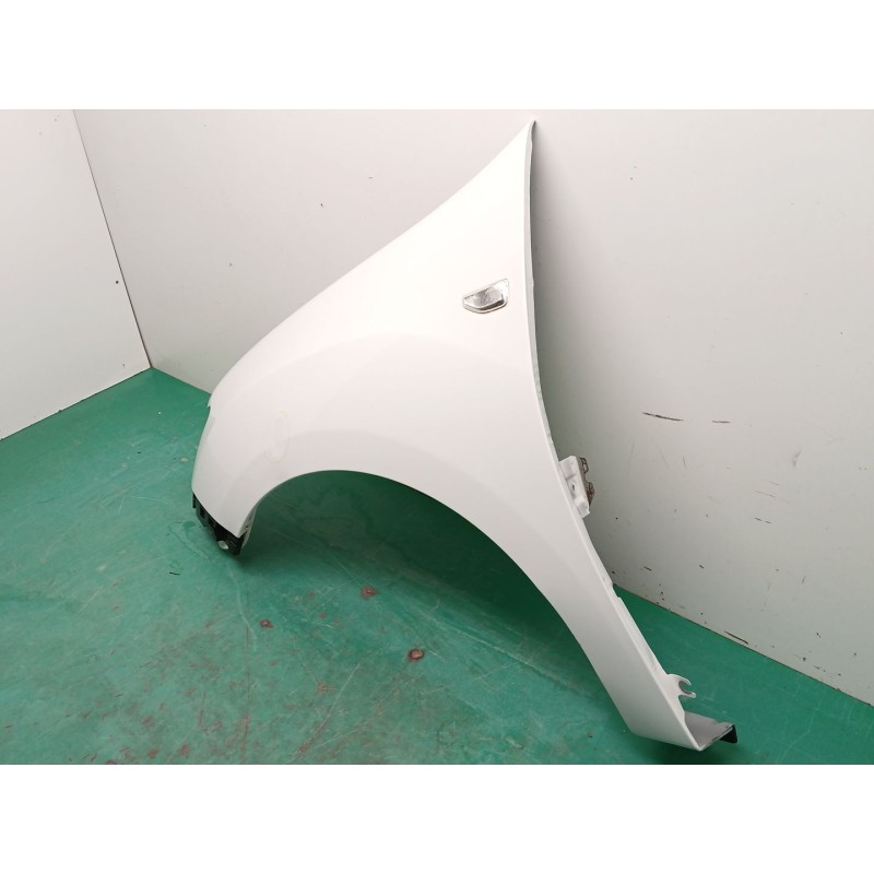 ALETA DELANTERA IZQUIERDA