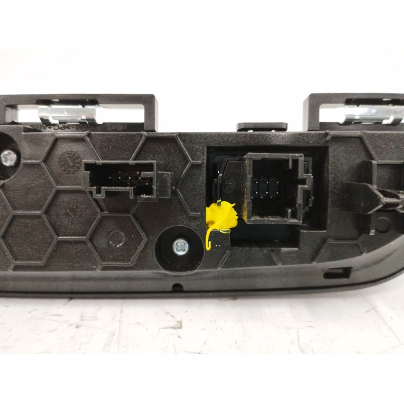 SISTEMA AUDIO / RADIO CD CONTROLES RADIO Y WARNING