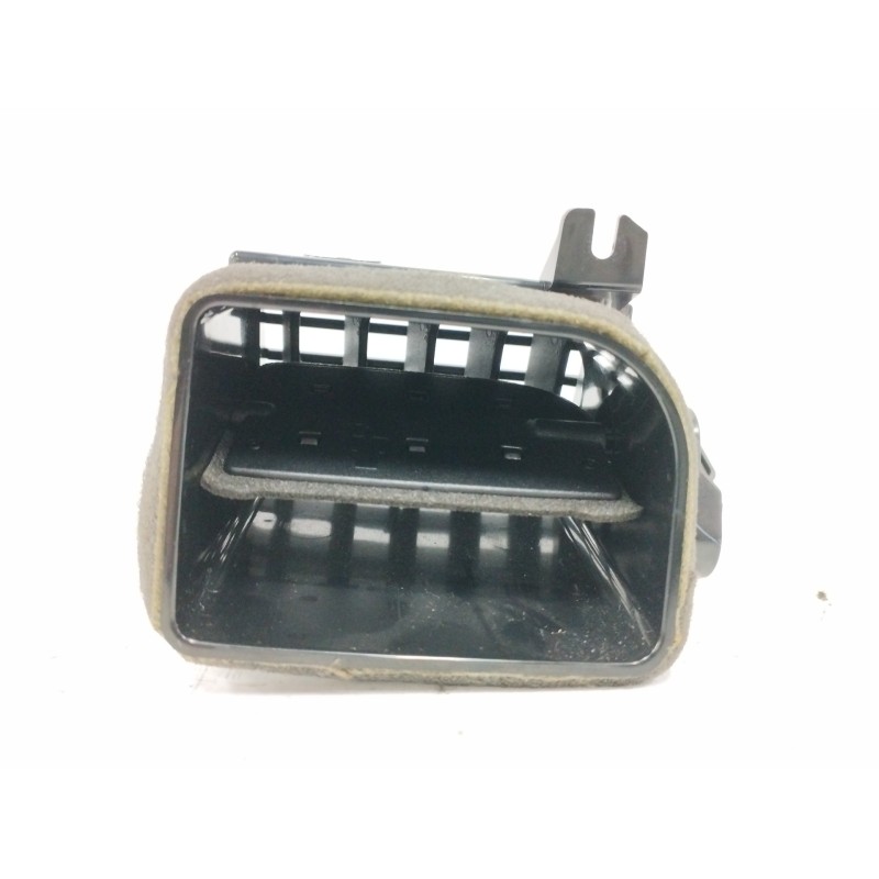 REJILLA AIREADORA CENTRAL IZQUIERDA