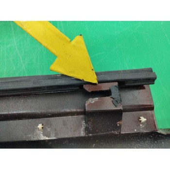 Recambio de faldon lateral para volvo v60 kombi cross country 2.0 diesel cat referencia OEM IAM 31333004 LADO IZQUIERDO SOPORTE 