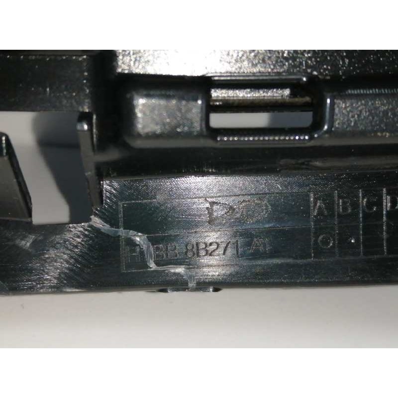 REJILLA DELANTERA NEGRO