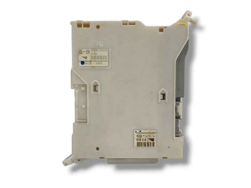 Recambio de caja reles / fusibles para lexus is200 (ds2/is2) 2.2 d-cat referencia OEM IAM 8273053050  