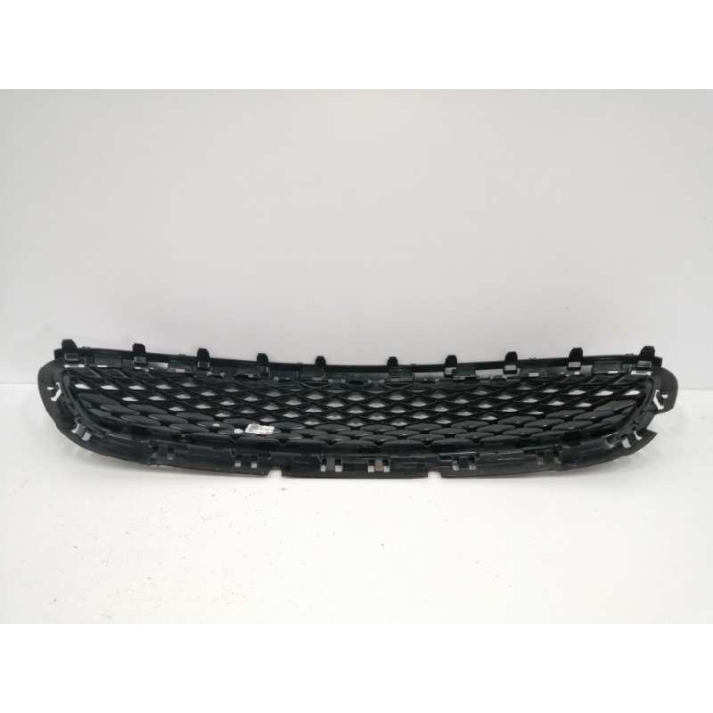 REJILLA DELANTERA NEGRO