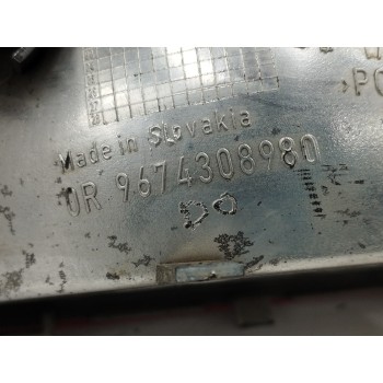 Recambio de piloto trasero central para citroën c4 iii (ba_, bb_, bc_) 1.2 puretech 130 (bahnsa, bahnsb) referencia OEM IAM 9674