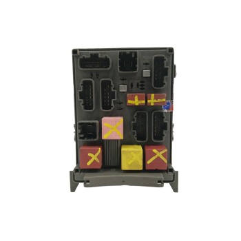 CAJA RELES / FUSIBLES 8200004201E 