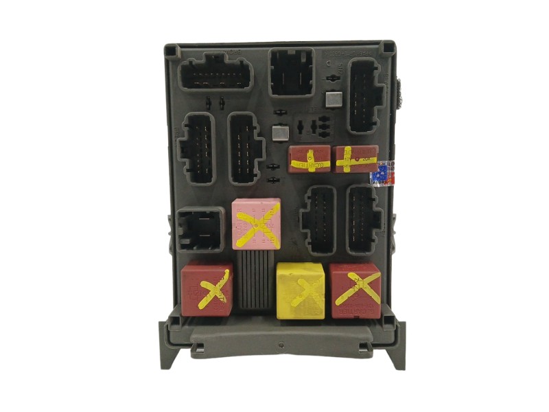 Recambio de caja reles / fusibles para renault laguna ii (bg0) 1.6 referencia OEM IAM 8200004201E  