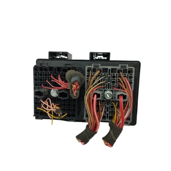 Recambio de caja reles / fusibles para chevrolet captiva 2.0 diesel cat referencia OEM IAM 96821082  
