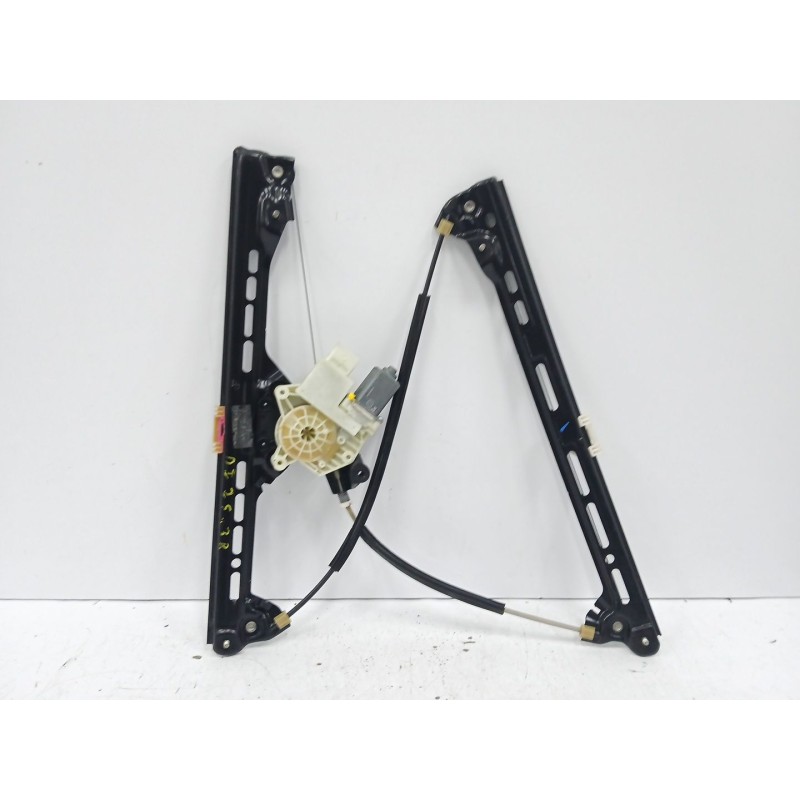 ELEVALUNAS DELANTERO IZQUIERDO