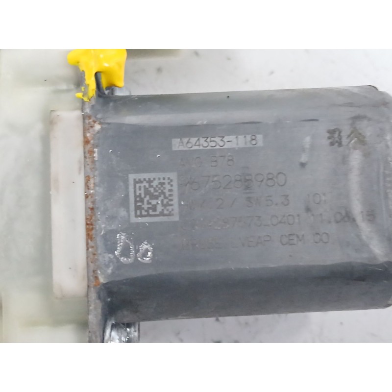 ELEVALUNAS DELANTERO IZQUIERDO