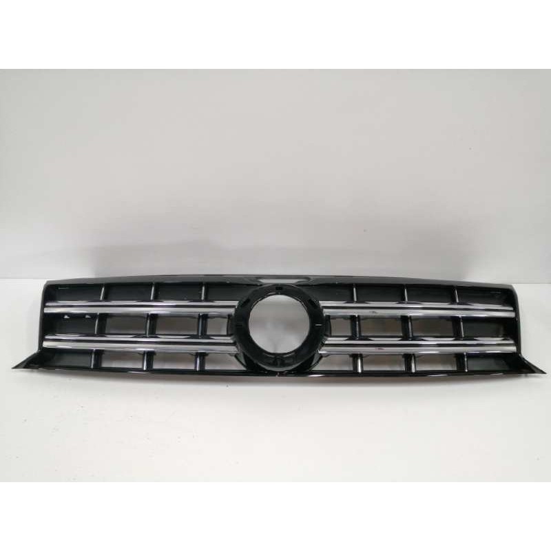 Recambio de rejilla delantera para volkswagen amarok comfortline doublecab 4motion referencia OEM IAM 2H6853651B  