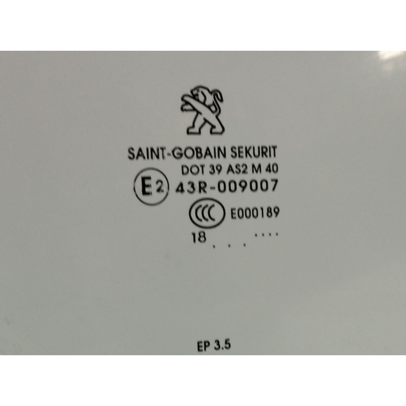 LUNA DELANTERA DERECHA