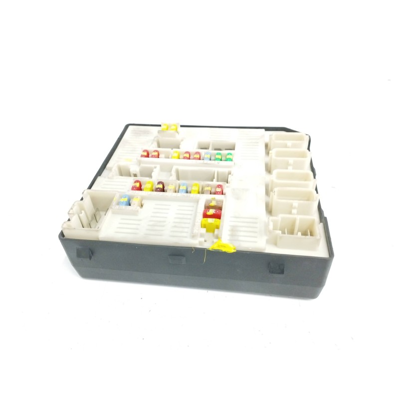 CAJA RELES / FUSIBLES