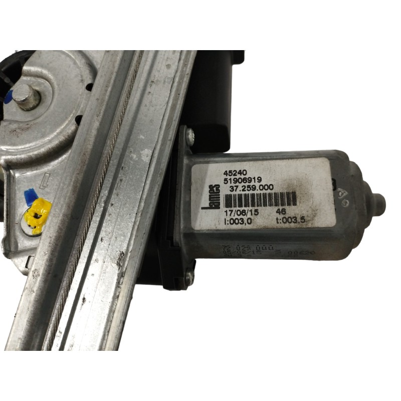 ELEVALUNAS TRASERO DERECHO