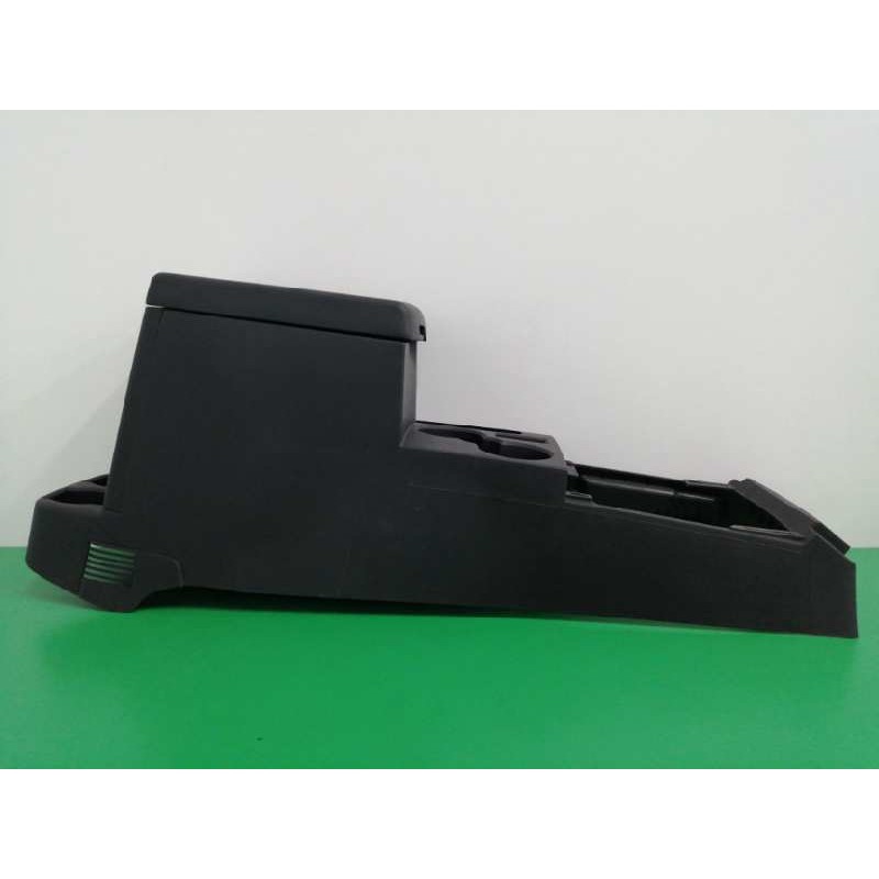 Recambio de apoyabrazos central para dodge nitro 2.8 crd referencia OEM IAM 5KE54TRM  