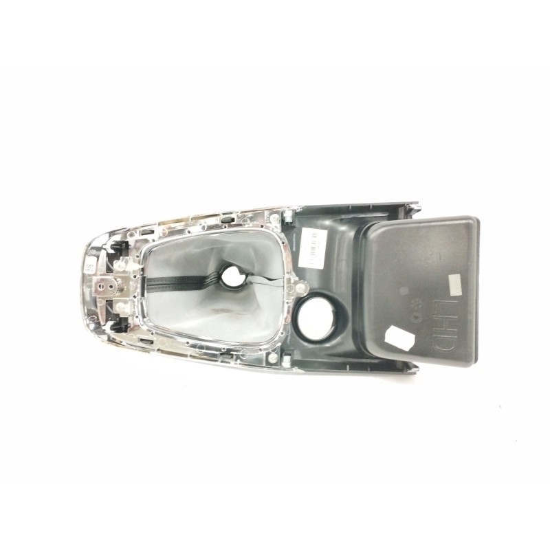 MOLDURA INCLUYE GUARNECIDO PALANCA CAMBIO