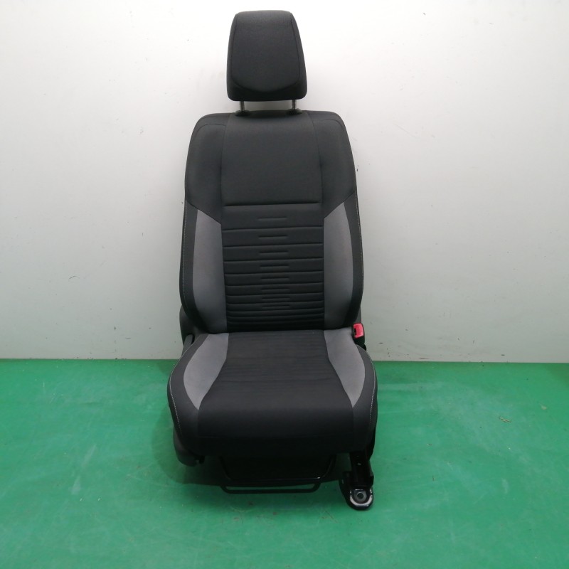Recambio de asiento delantero derecho para toyota auris 1.2 16v turbo cat referencia OEM IAM   
