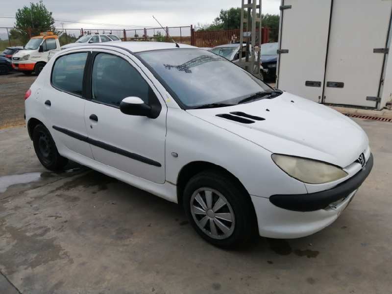 PEUGEOT 206 BERLINA