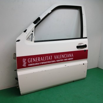Recambio de puerta delantera izquierda para nissan terrano/terrano.ii (r20) 2.7 turbodiesel referencia OEM IAM  OBSERVAR FOTOS 