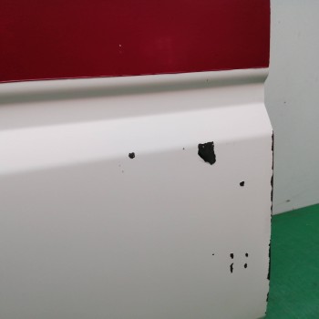 Recambio de puerta delantera izquierda para nissan terrano/terrano.ii (r20) 2.7 turbodiesel referencia OEM IAM  OBSERVAR FOTOS 