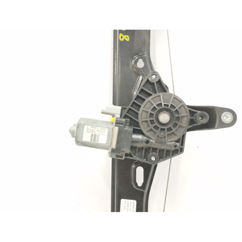 ELEVALUNAS DELANTERO DERECHO