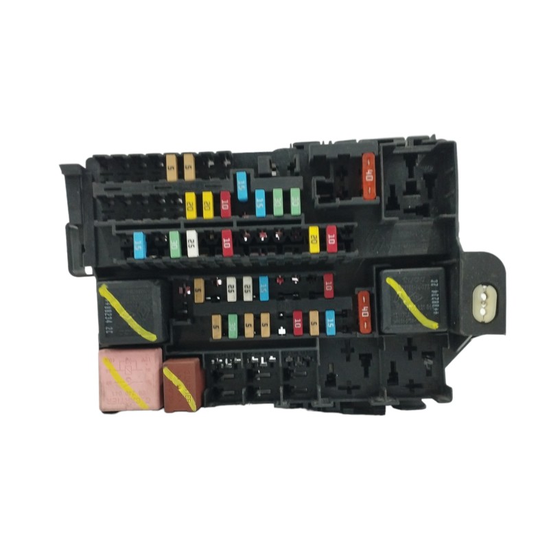 Recambio de caja reles / fusibles para renault laguna grandtour iii 2.0 dci diesel fap referencia OEM IAM 8200393836D  
