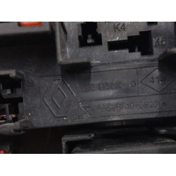Recambio de caja reles / fusibles para renault laguna grandtour iii 2.0 dci diesel fap referencia OEM IAM 8200393836D  