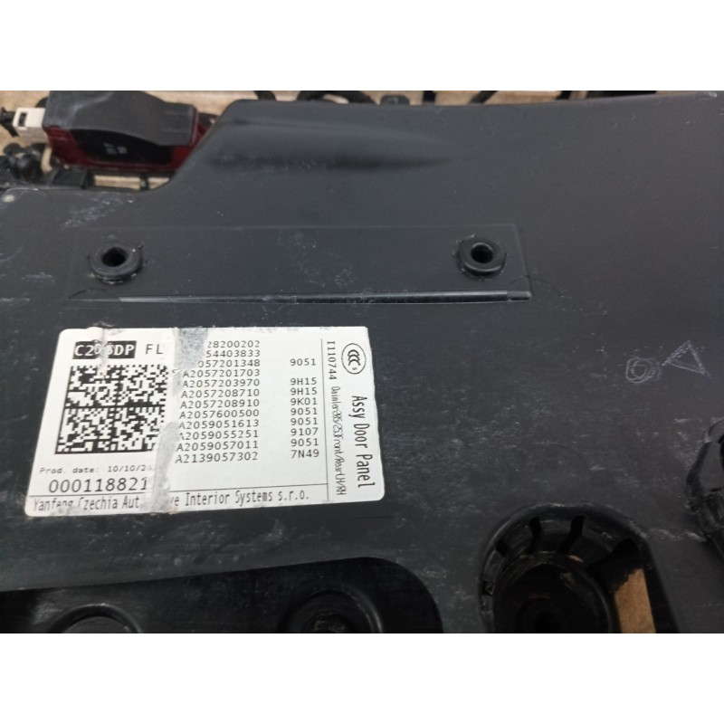 GUARNECIDO PUERTA DELANTERA IZQUIERDA