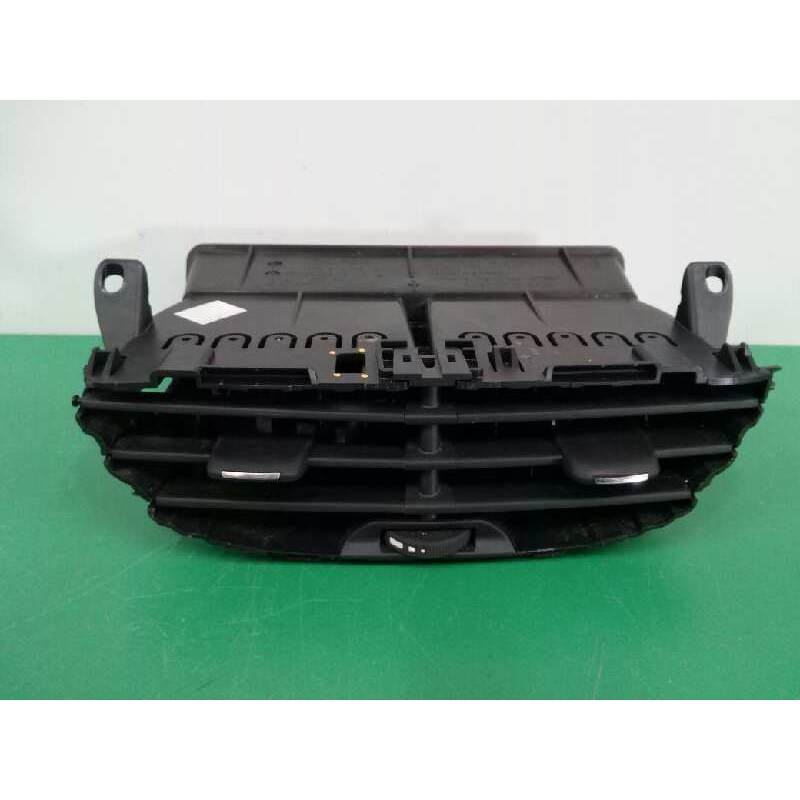 Recambio de rejilla aireadora para peugeot 208 style referencia OEM IAM 9672848677 CENTRAL 
