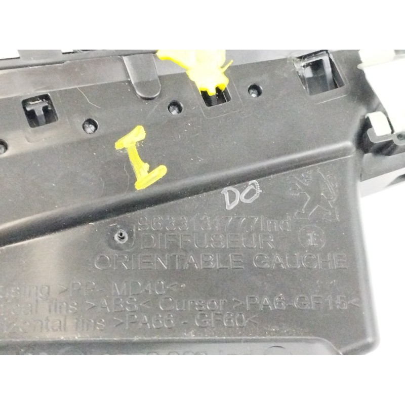 REJILLA AIREADORA LADO IZQUIERDO