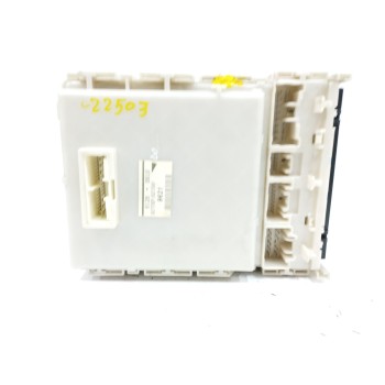 Recambio de caja reles / fusibles para toyota yaris (ksp9/scp9/nlp9) 1.3 cat referencia OEM IAM 8273052700  