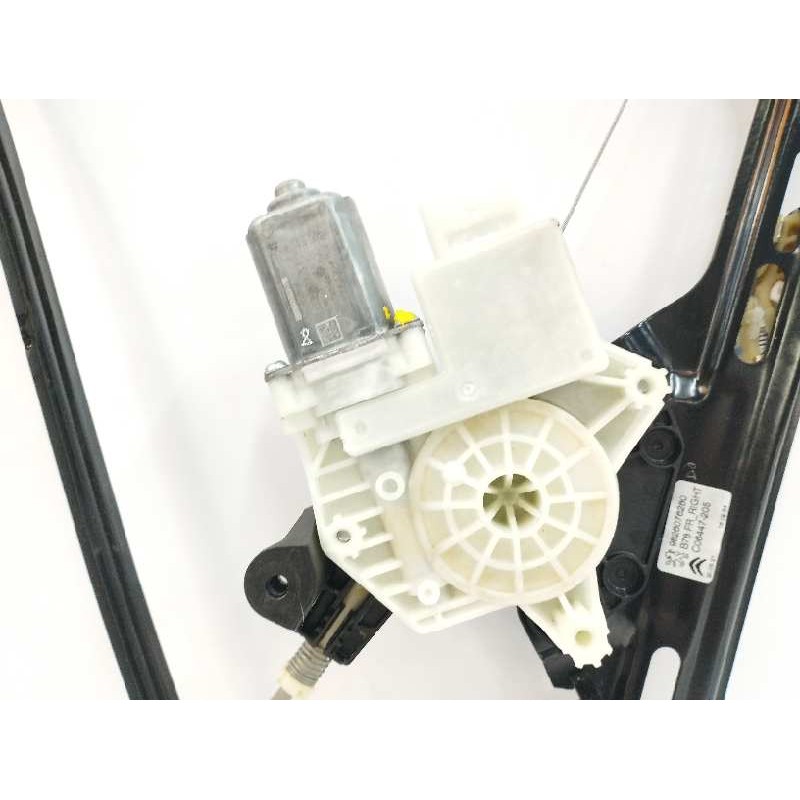 ELEVALUNAS DELANTERO DERECHO 9825709680