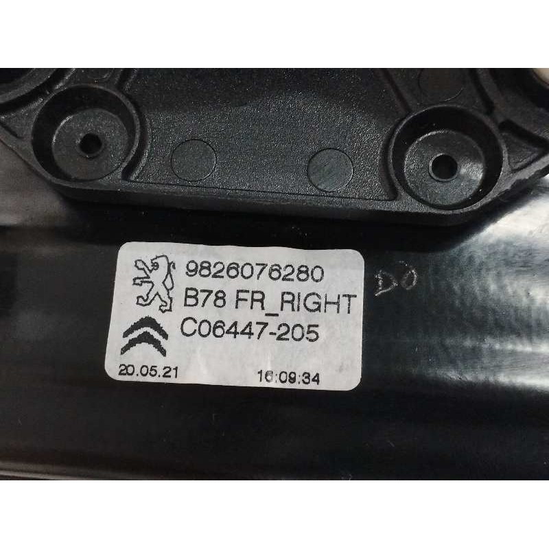 ELEVALUNAS DELANTERO DERECHO 9825709680