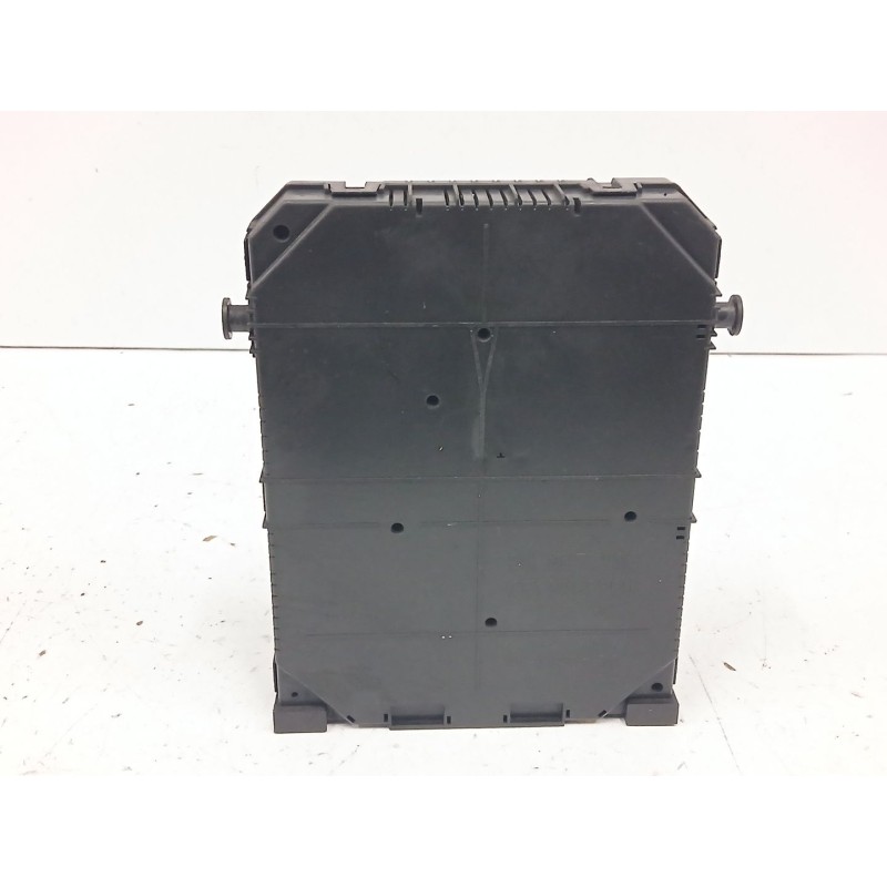 CAJA RELES / FUSIBLES