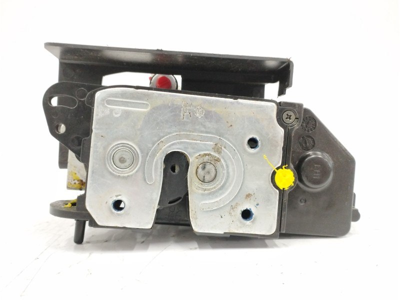 Recambio de cerradura puerta trasera izquierda para ssangyong rodius 2.7 turbodiesel cat referencia OEM IAM Recambio de cerradura puerta trasera izquierda para ssangyong rodius 2.7 turbodiesel cat referencia OEM IAM