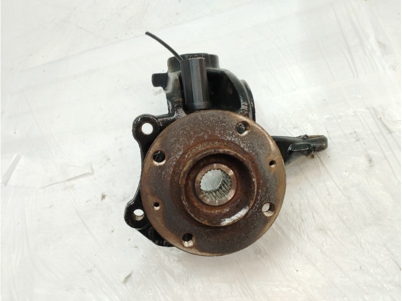 Recambio de mangueta delantera izquierda para peugeot 207 1.6 16v referencia OEM IAM   