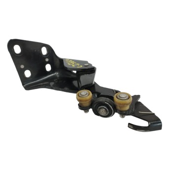 Recambio de soporte / guia puerta corredera para peugeot 1007 1.4 hdi referencia OEM IAM  LATERAL INFERIOR LADO DERECHO