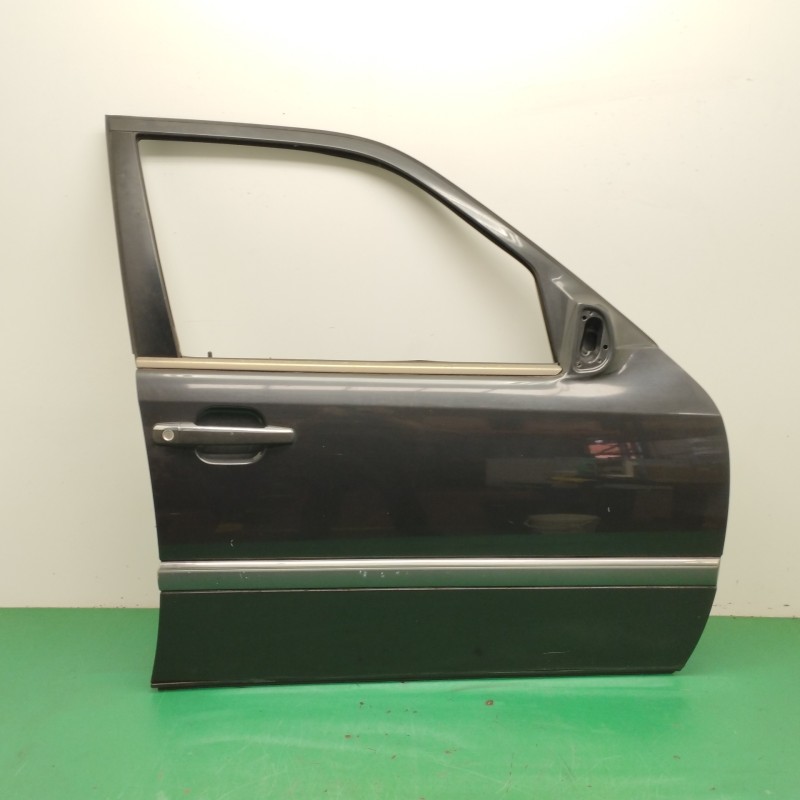 Recambio de puerta delantera derecha para mercedes-benz clase c (w202) berlina 200 (202.020) referencia OEM IAM  OBSERVAR FOTOS 