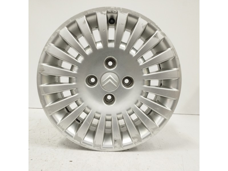 Recambio de llanta para citroën c3 1.4 hdi referencia OEM IAM 5402F7 6JX15CH4 ET27 4H 4X108
