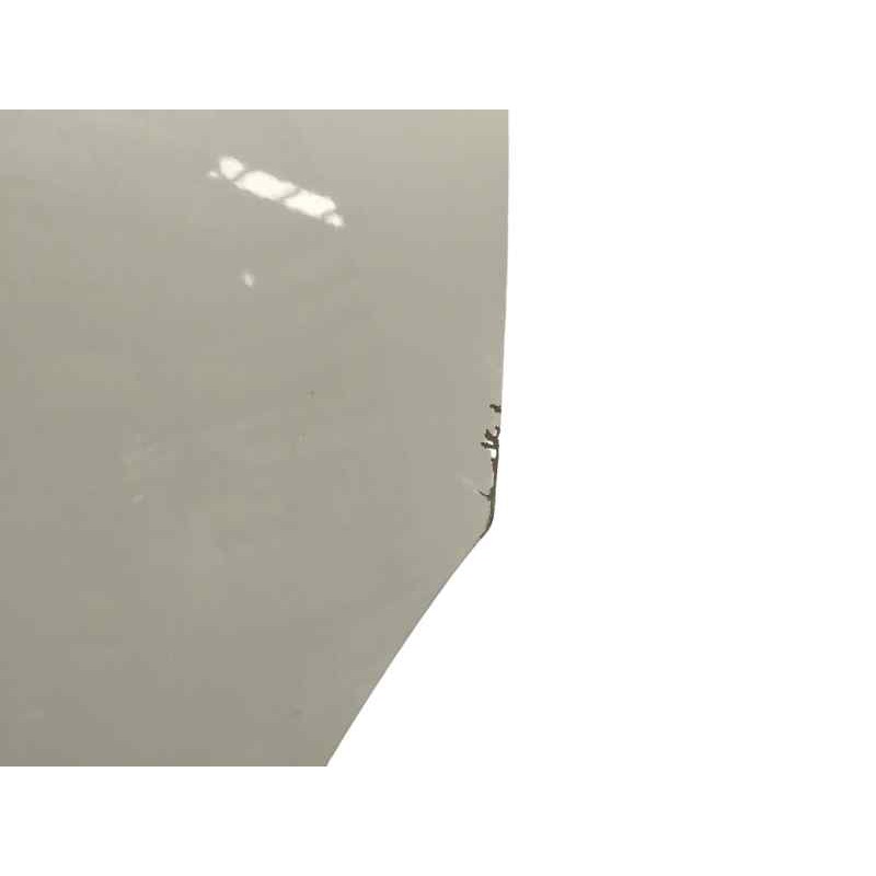 PUERTA TRASERA IZQUIERDA NECESITA REPARACION