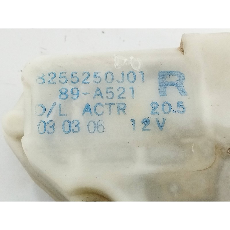 CERRADURA PUERTA TRASERA DERECHA 89A521