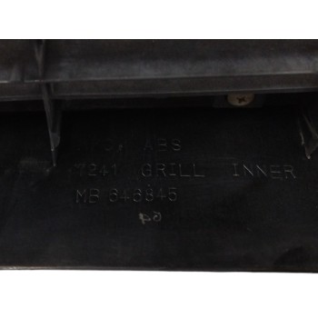 Recambio de rejilla delantera para mitsubishi galant berlina (e30) 2.0 cat referencia OEM IAM MB646845  