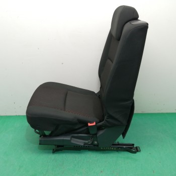 Recambio de asientos trasero derecho para toyota verso 1.6 16v cat referencia OEM IAM  OBSERVAR FOTOS 