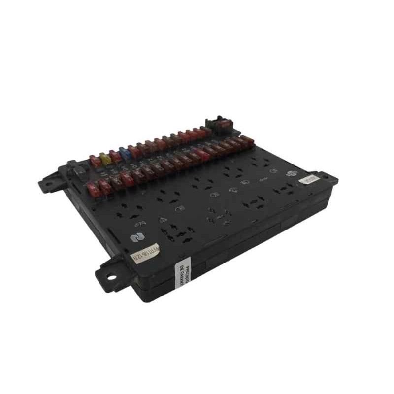 CAJA RELES / FUSIBLES