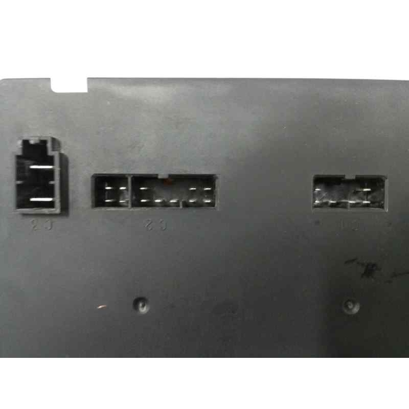 CAJA RELES / FUSIBLES