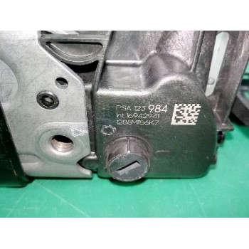 Recambio de cerradura puerta trasera derecha para citroën c3 1.2 12v vti referencia OEM IAM 123984 TAPA DE PLASTICO ROTA 1694294